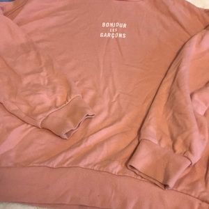 Jacket that translate to hello boys or som(French)
